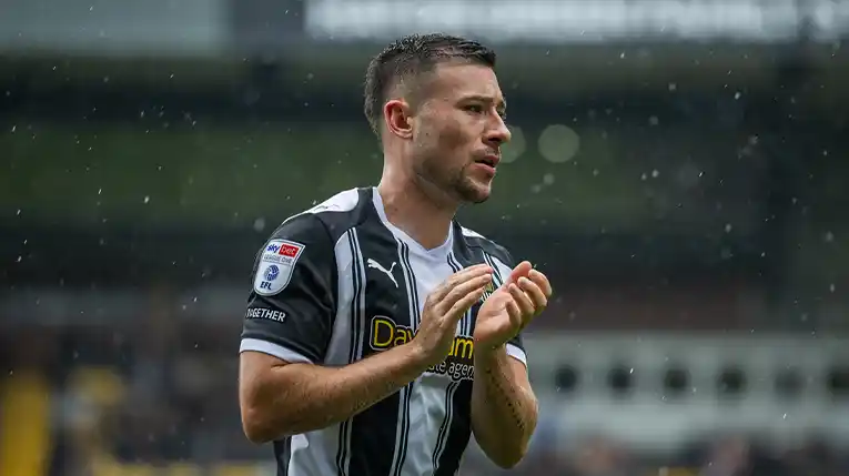 cal-roberts-notts-county-supporters-applause.webp